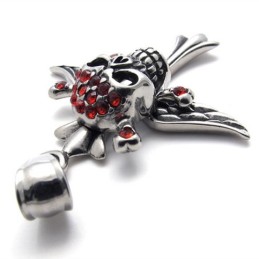 Pendentif En Titane Avec Croix Et Tête De Mort Et Diamant Rouge