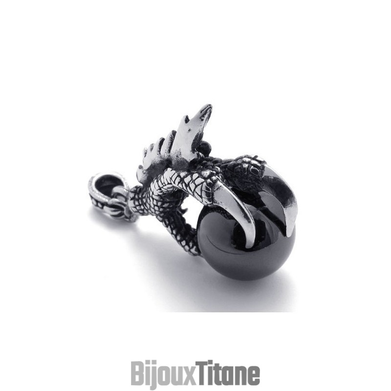 Pendentif En Titane Avec Pierre Précieuse En Forme De Griffe Pendentif En Titane Avec Pierre Précieuse En Forme De Griffe