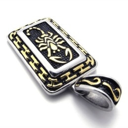 Pendentif En Titane Avec Plaque D'Identité En Or Et Scorpion