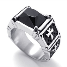 Bague En Titane Avec Pierre Précieuse Noire Et Croix