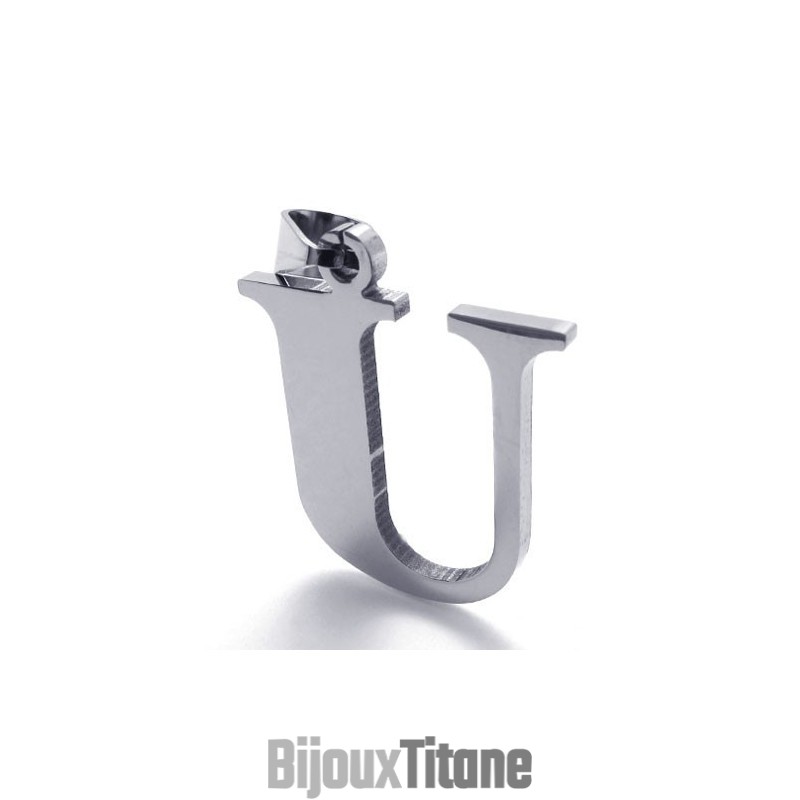 Pendentif En Titane Avec La Lettre « U » Pendentif En Titane Avec La Lettre « U »