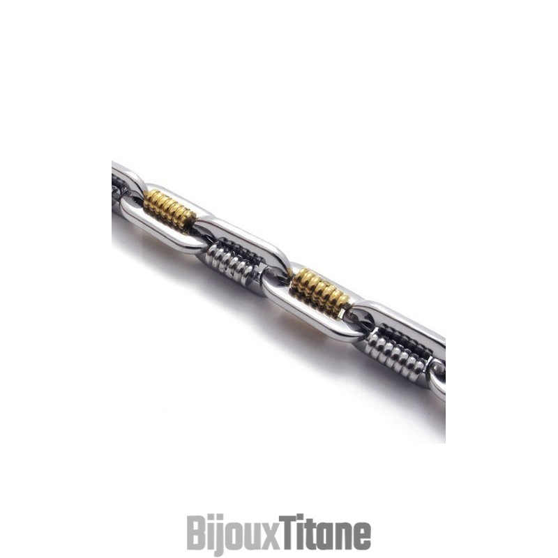 Collier En Titane De Haute Qualité, Couleur Brillante Et De Dernière Technologie Collier En Titane De Haute Qualité, Couleur Brillante Et De Dernière Technologie